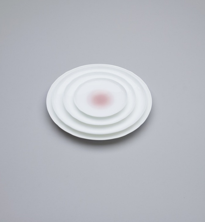 Cloud%20plates%20dusky%20pink Cloud and Macaroon collection by Bodo Sperlein in THISISPAPER MAGAZINE